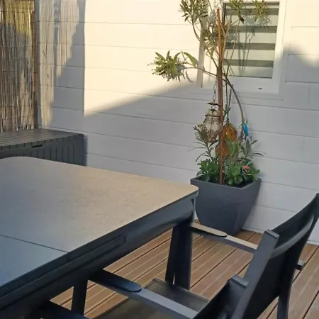La Tchacanda : Calme Hyper Centre Avec Terrasse. A 50 M * 阿卡雄